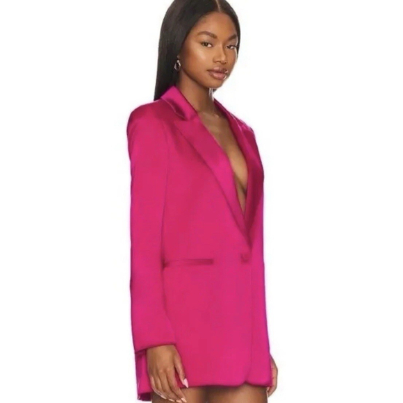Alice + Olivia Yuriko Collar Boyfriend Satin Blazer in Raspberry NWT Size 6 - Picture 4 of 5